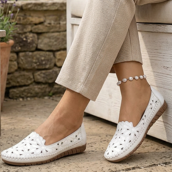 The Primrose — Lightweight Cut-Out Flat