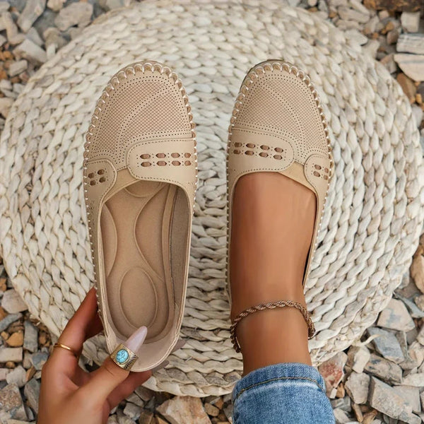 THE PHOEBE — Everyday Walking Shoe